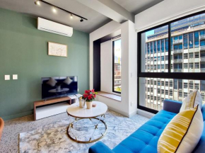 Beautiful,central,secure- hotel living for couples